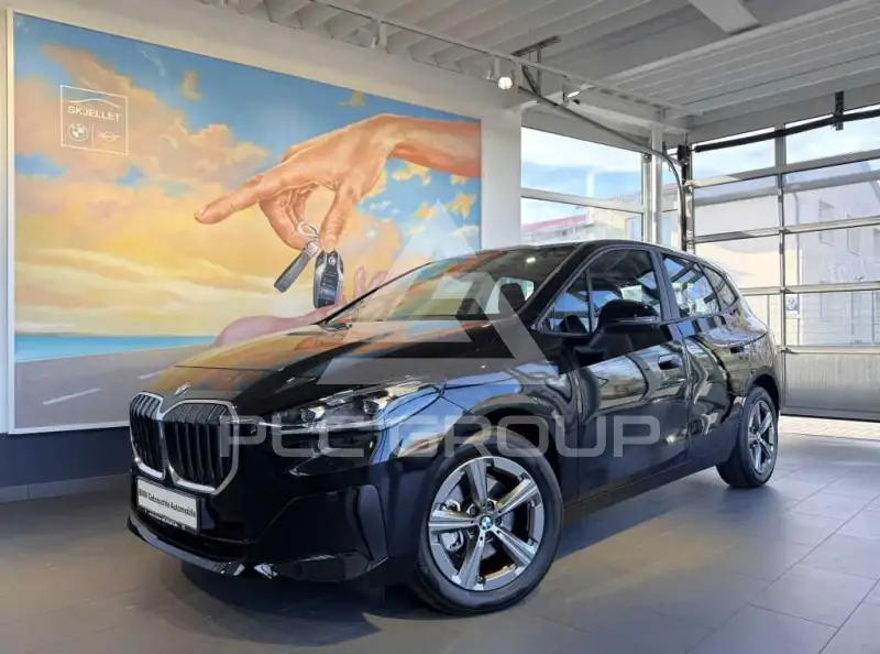 2024 BMW 218
