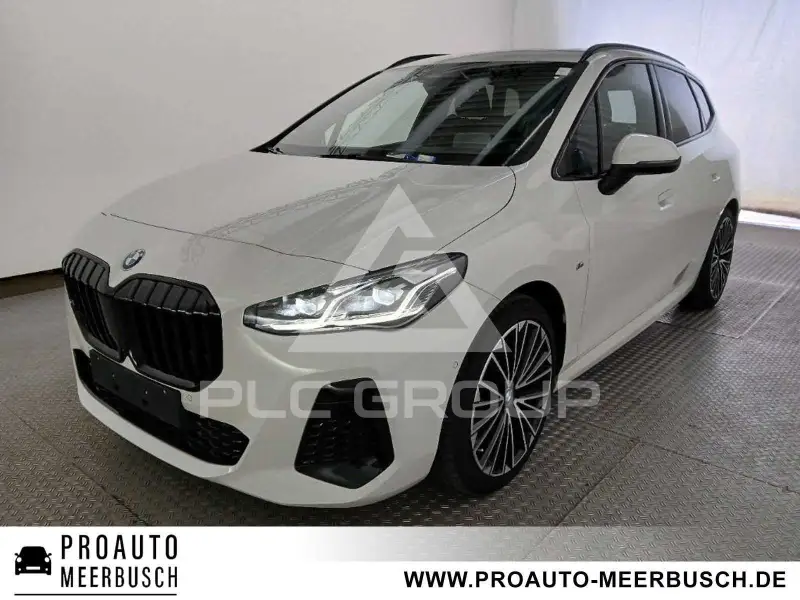 2024 BMW 218
