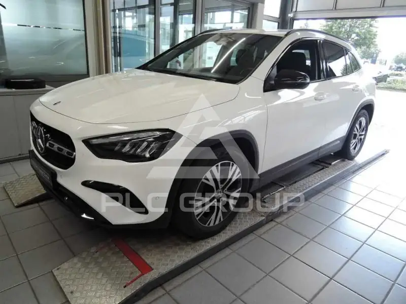 2024 Mercedes Benz GLA 220