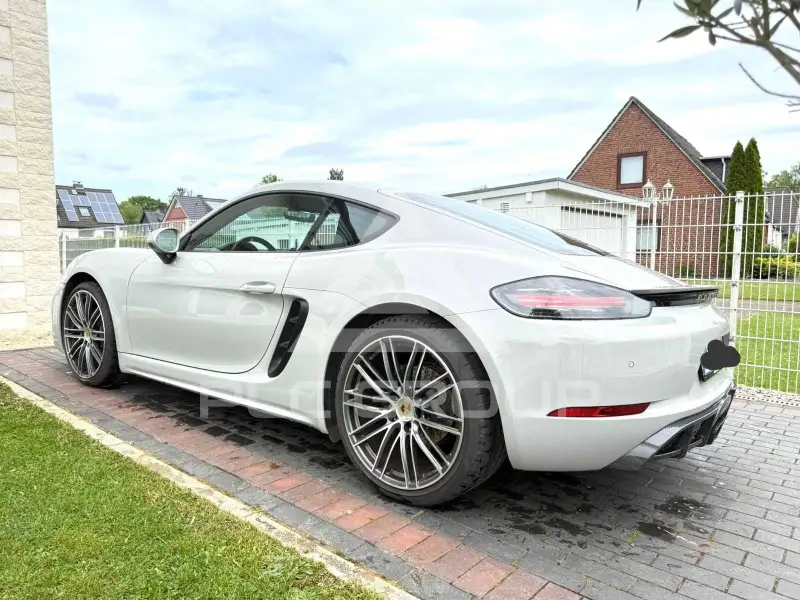 2024 Porsche Cayman