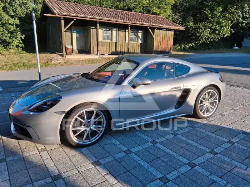 2024 Porsche Cayman