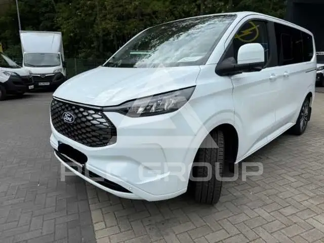 2024 Ford Tourneo