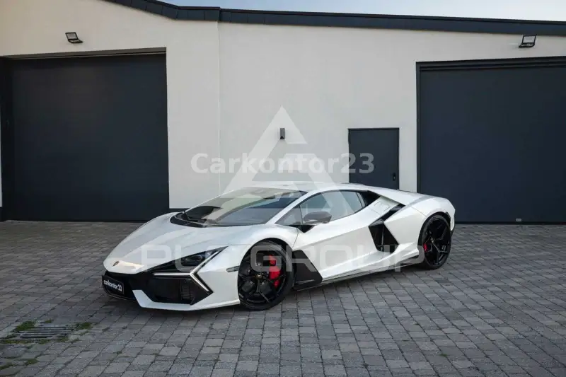 2024 Lamborghini Revuelto