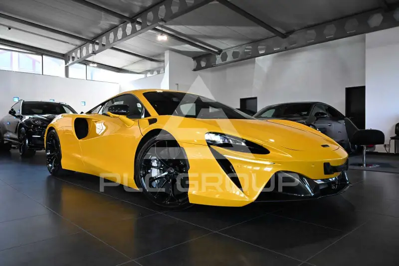 2024 McLaren ARTURA