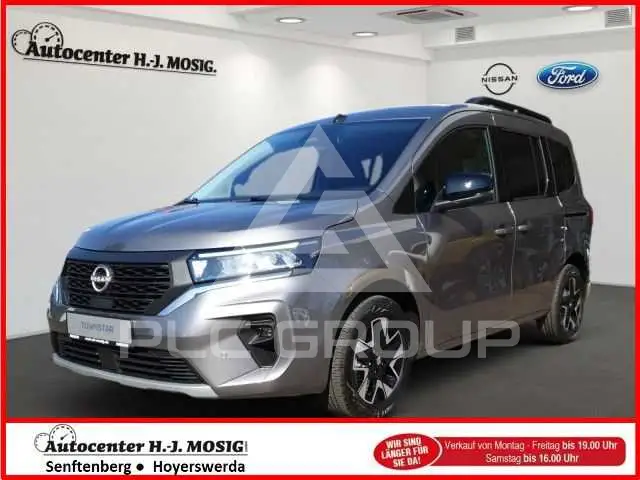 2025 Nissan TOWNSTAR