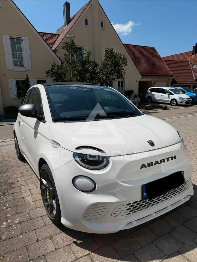 2025 Abarth 500e
