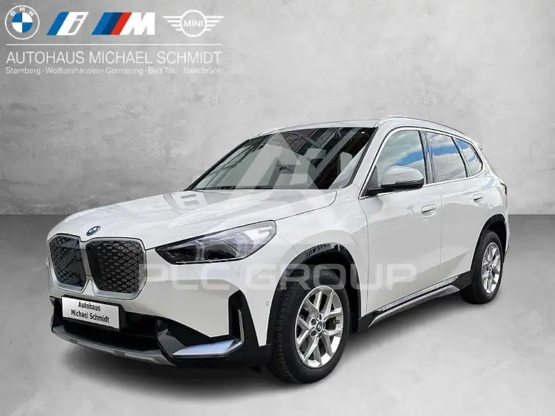 2025 BMW iX