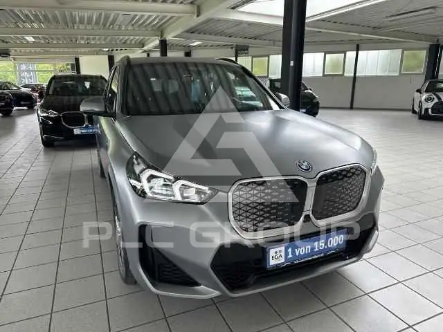 2025 BMW iX