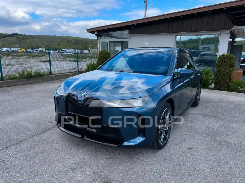 2025 BMW iX