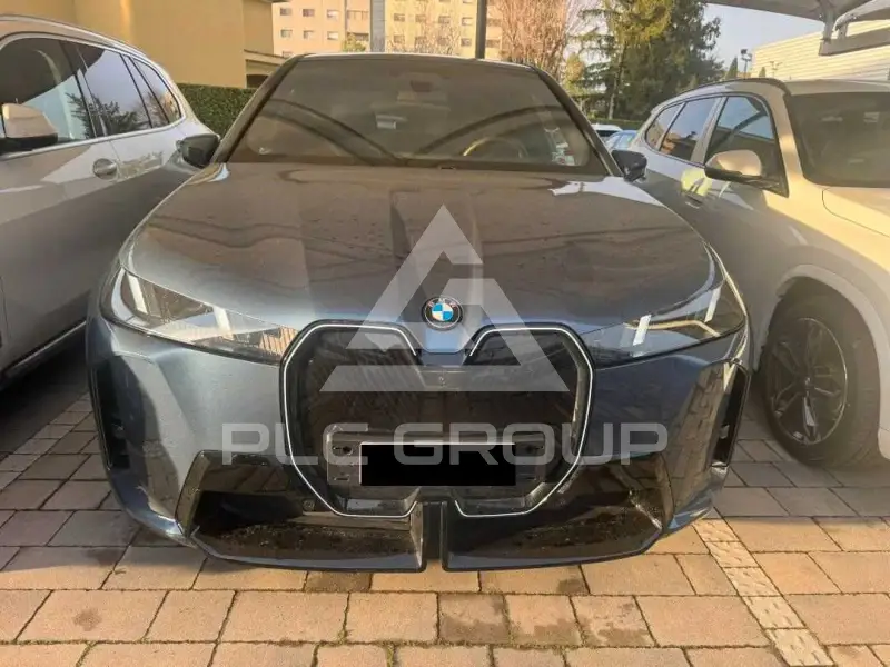 2025 BMW iX
