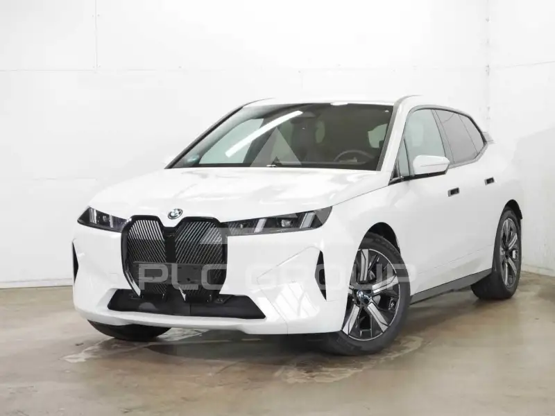 2025 BMW iX