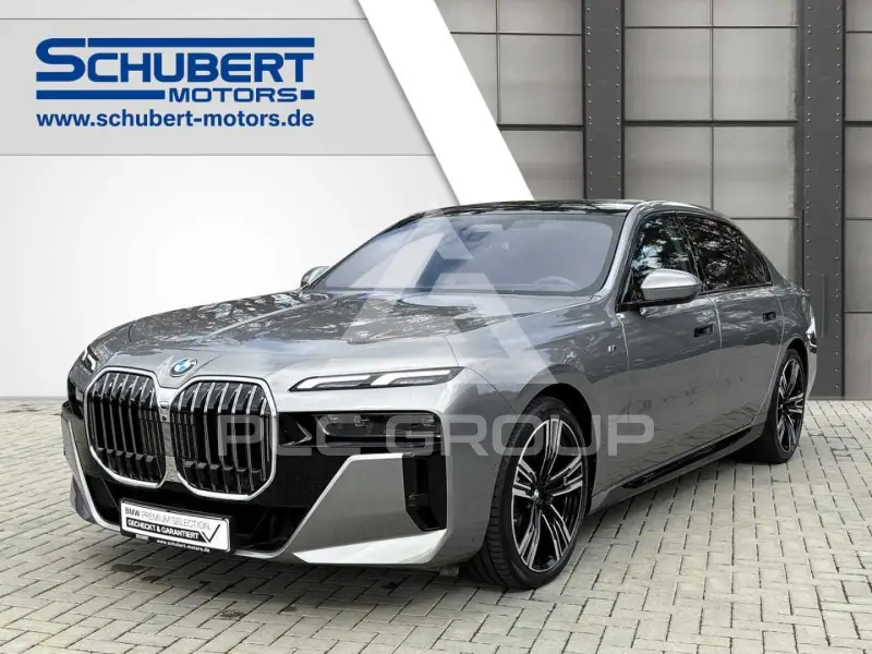2025 BMW 740