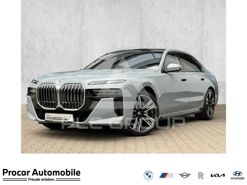 2025 BMW 740