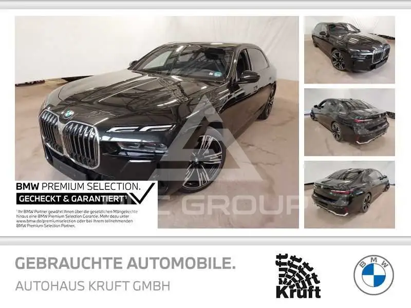 2025 BMW 740