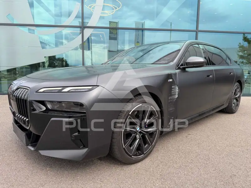 2025 BMW 740