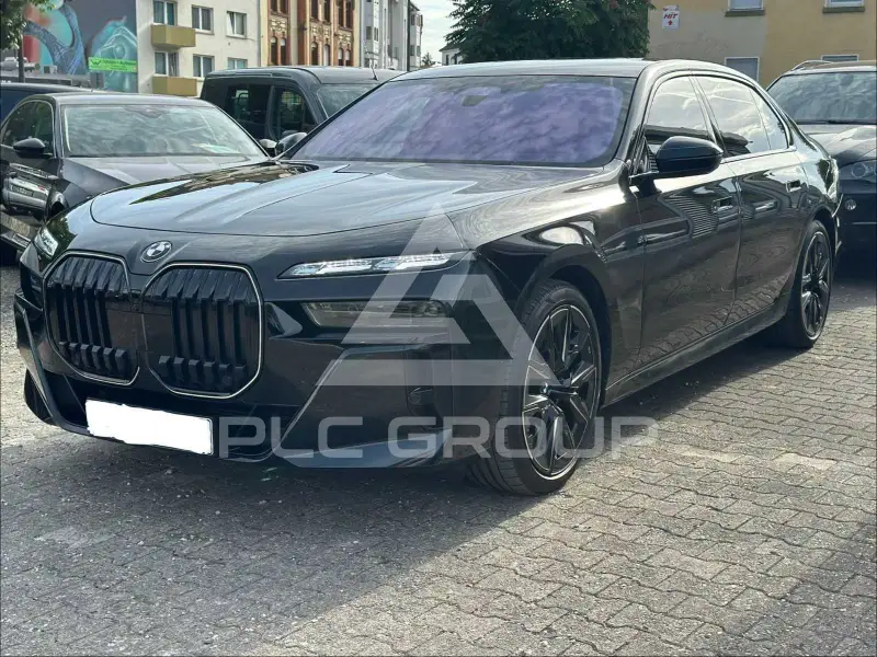 2025 BMW 740