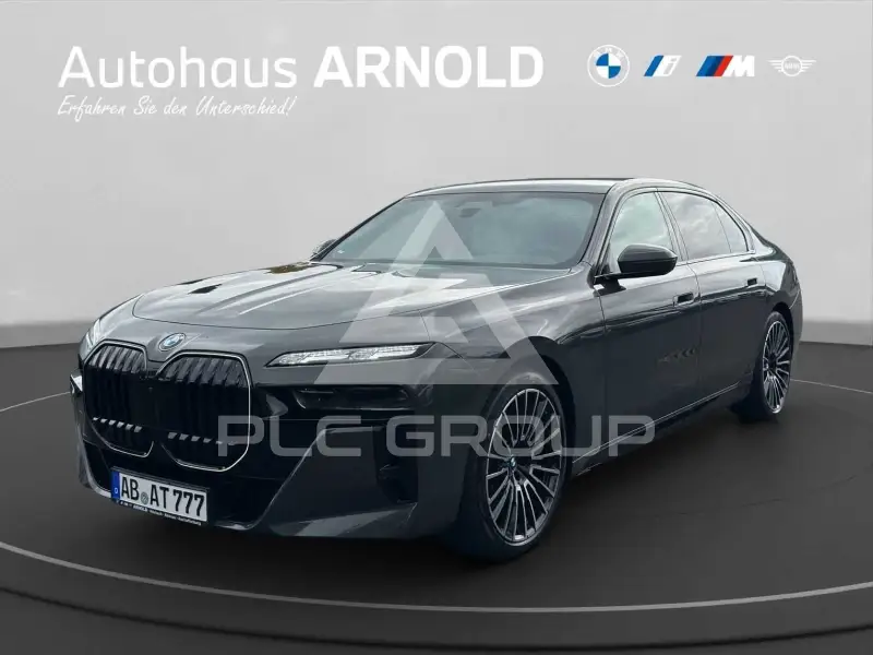 2025 BMW 740