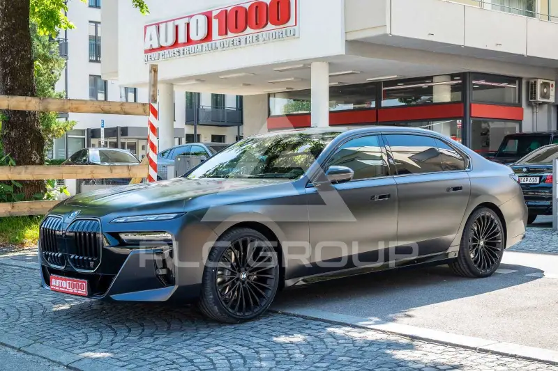 2025 BMW 740