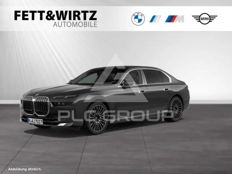 2025 BMW 740