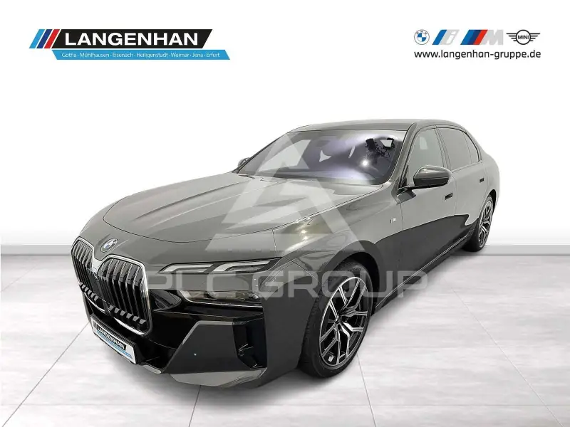 2025 BMW 740
