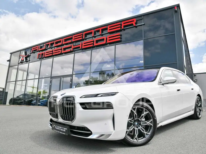 2025 BMW 740