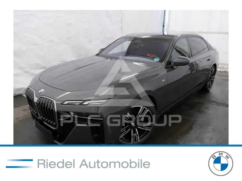 2025 BMW 740