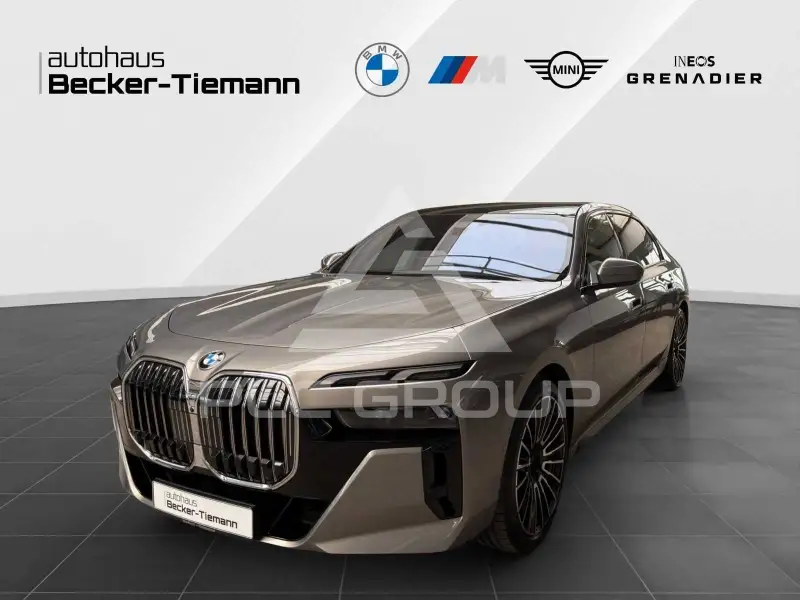 2025 BMW 740