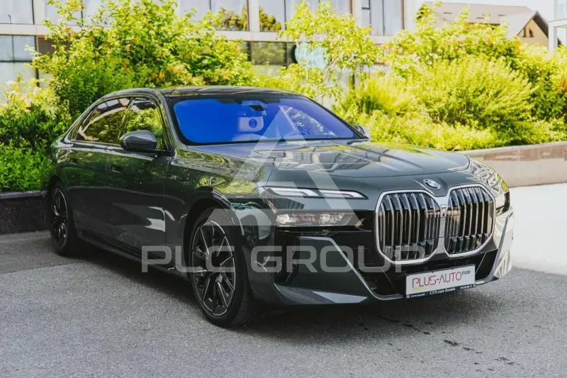 2025 BMW 740