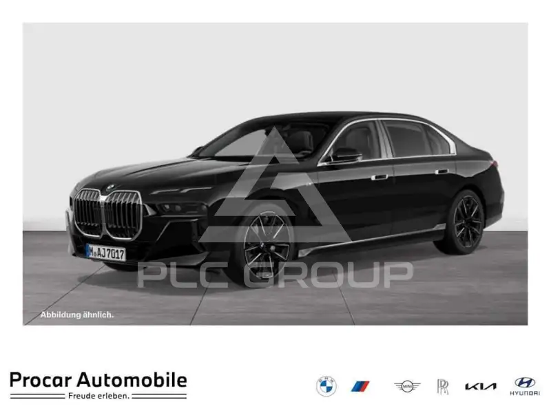 2025 BMW 740