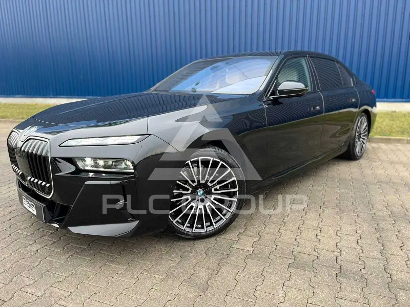 2025 BMW 740