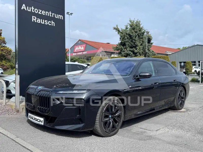 2025 BMW 740