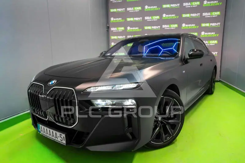 2025 BMW 740