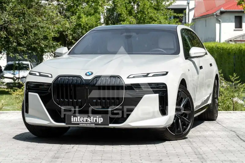 2025 BMW 740