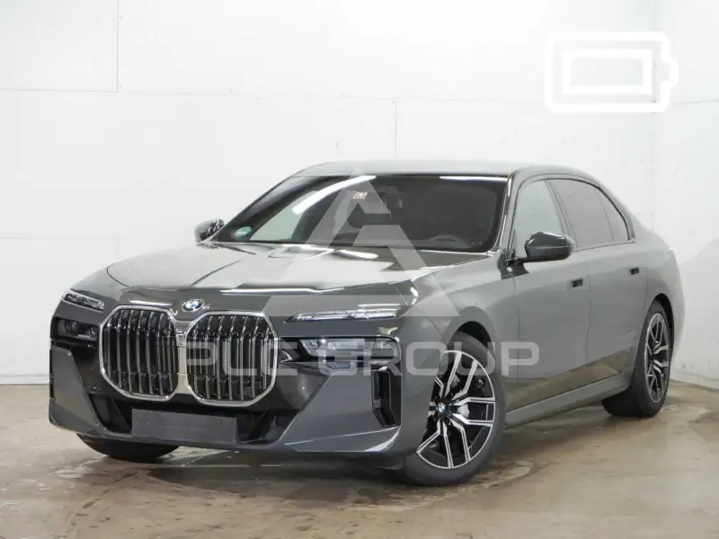 2025 BMW 740