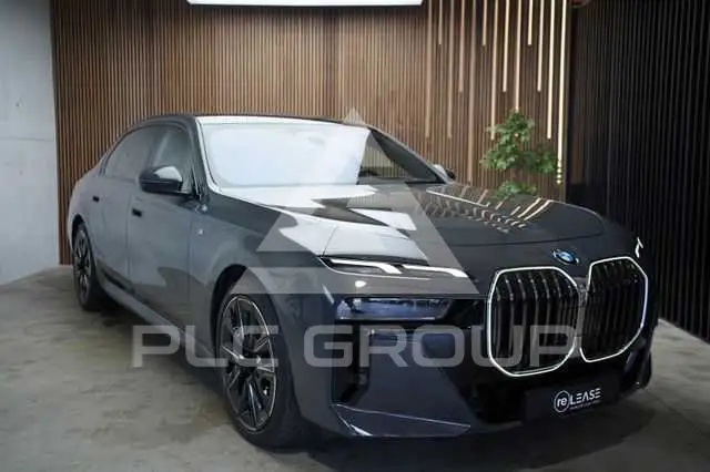 2025 BMW 740