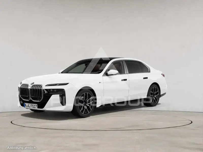 2025 BMW 740