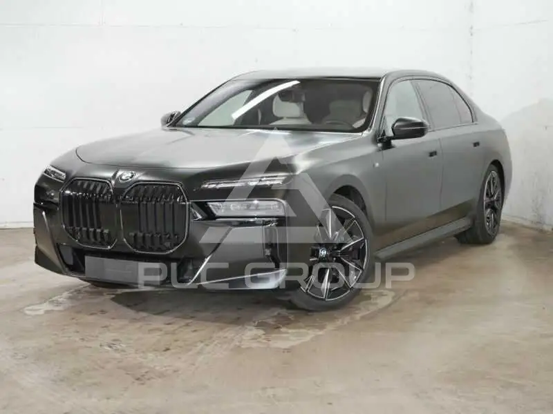 2025 BMW 740