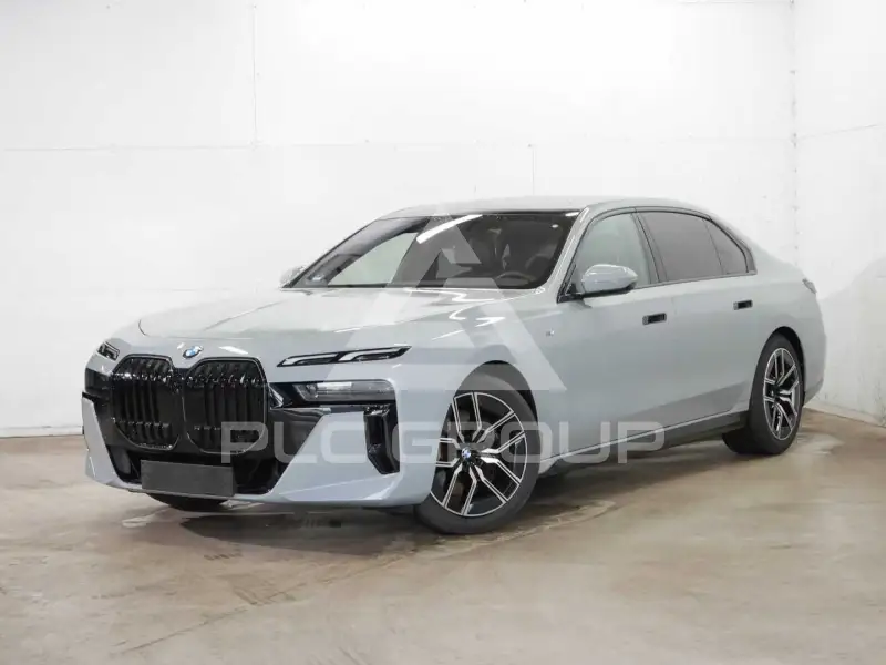 2025 BMW 740