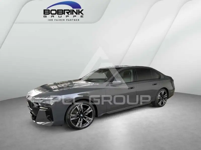 2025 BMW 740