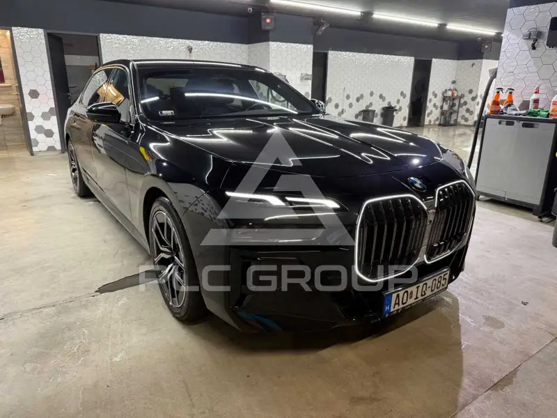 2025 BMW 740