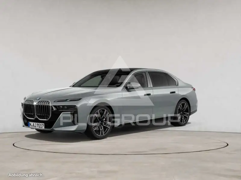 2025 BMW 740