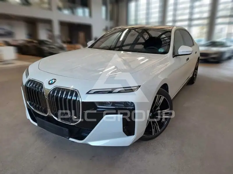 2025 BMW 740