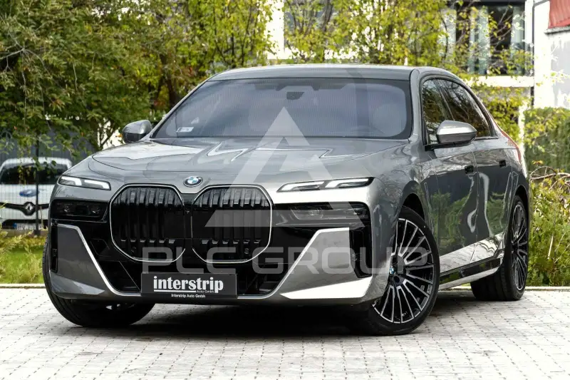 2025 BMW 740