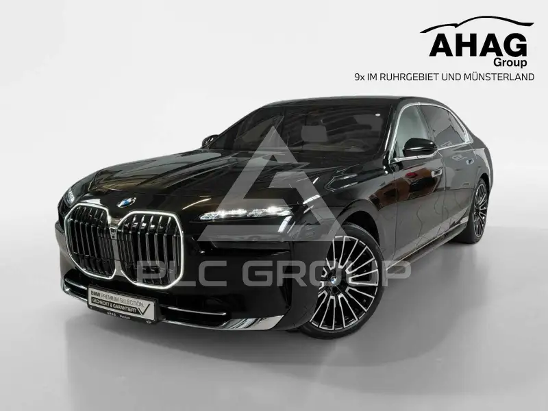2025 BMW 740