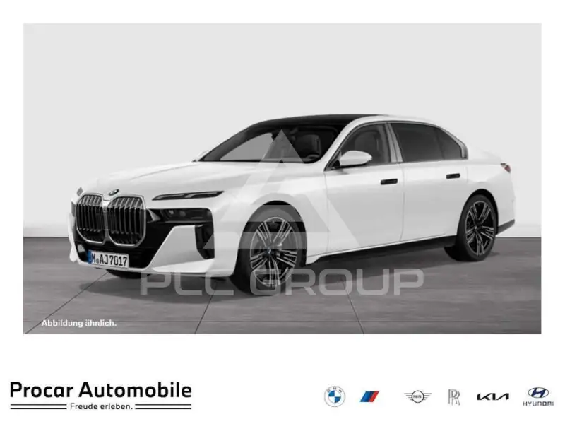 2025 BMW 740