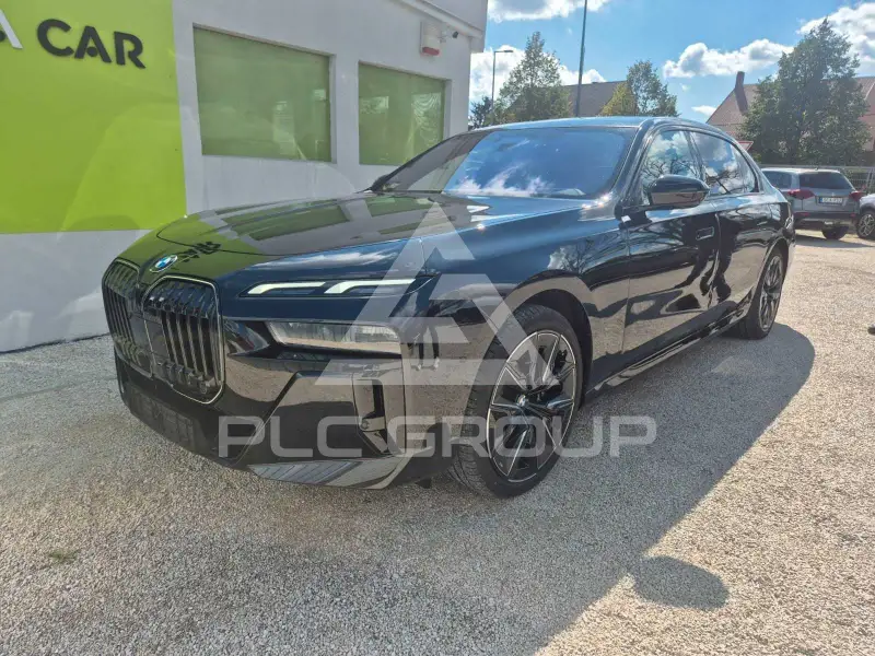 2025 BMW 740
