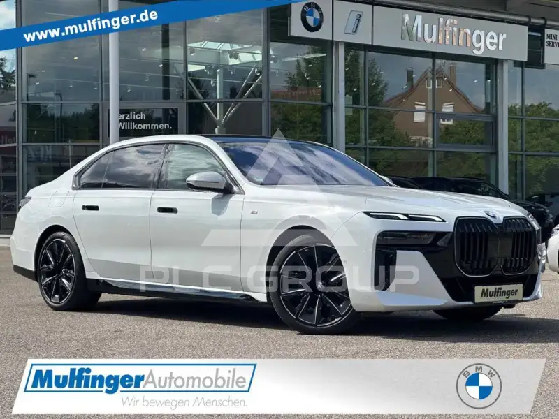 2025 BMW 740