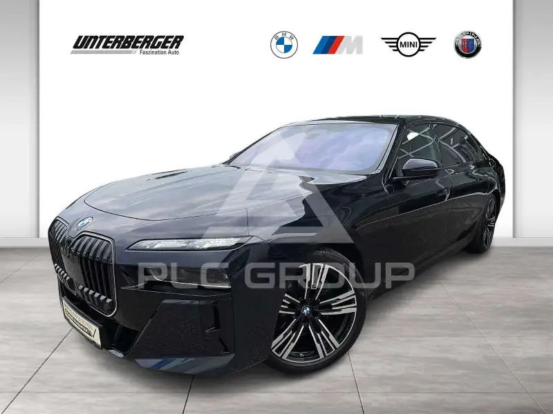 2025 BMW 740