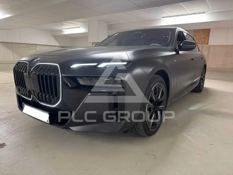 2025 BMW 740
