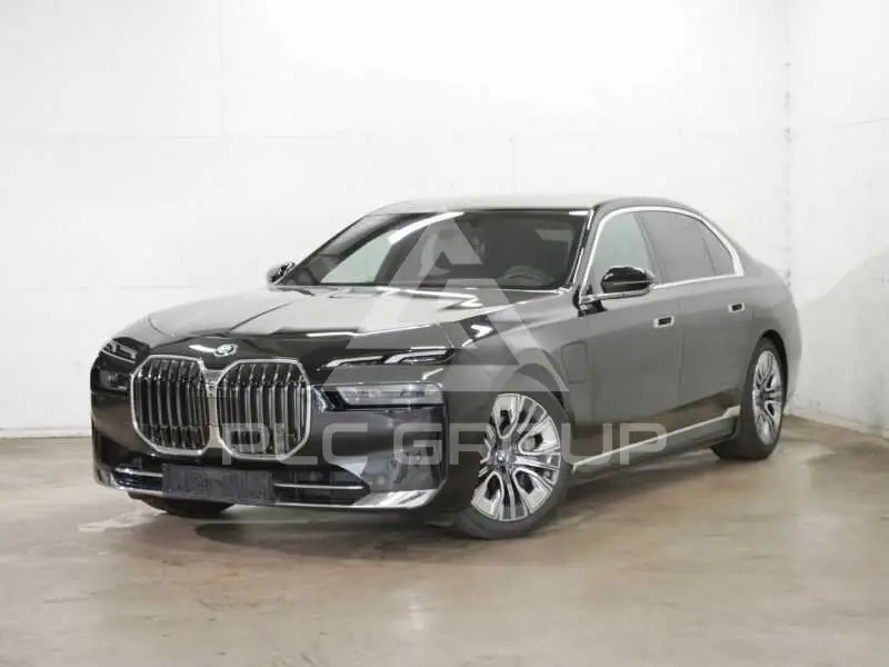 2025 BMW 750